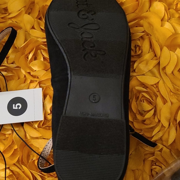 Cat & Jack Triple stap dress shoes - Picture 5 of 6